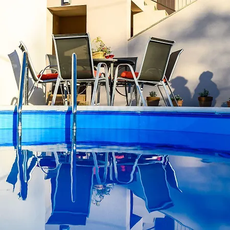 Charmantes Im Gruenen Mit Pool Apartment *