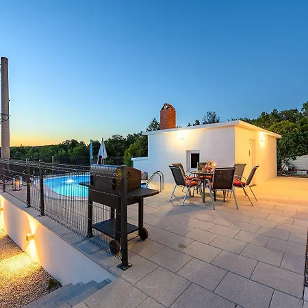 Apartment Charmantes Im Gruenen Mit Pool Labin (Istria)